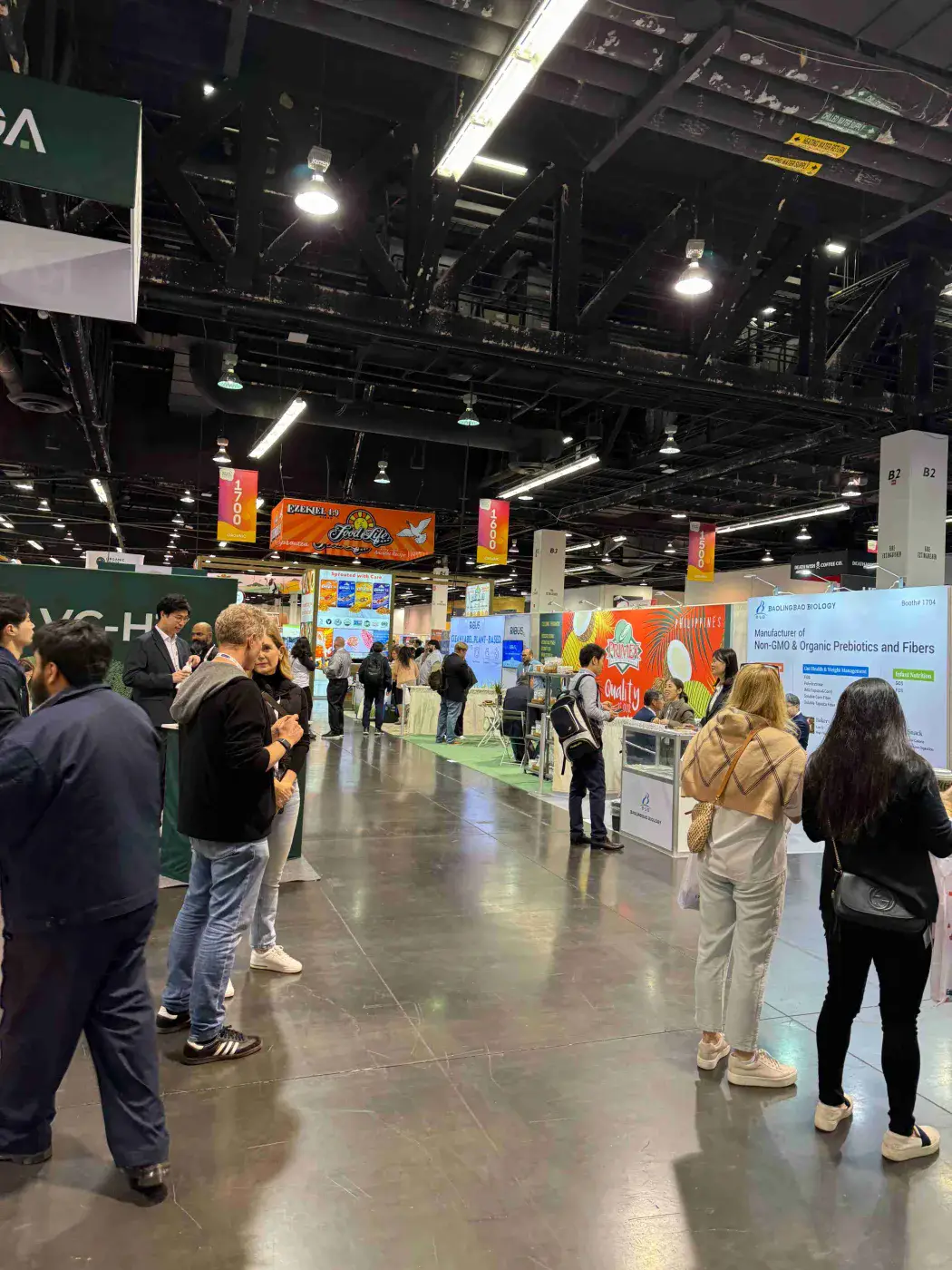Expo West booth showcasing bulk detergent sheets